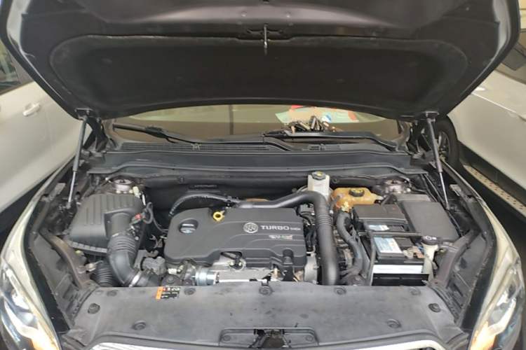 Used Buick Envision 2017 20T Two-Wheel Drive Elite Version Engine Bay