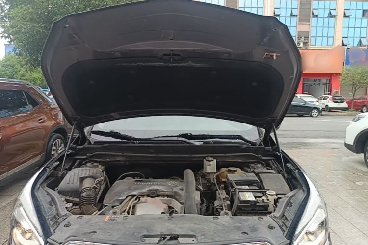 Used Buick Envision 2017 28T Four-Wheel Drive Elite Model Engine Bay