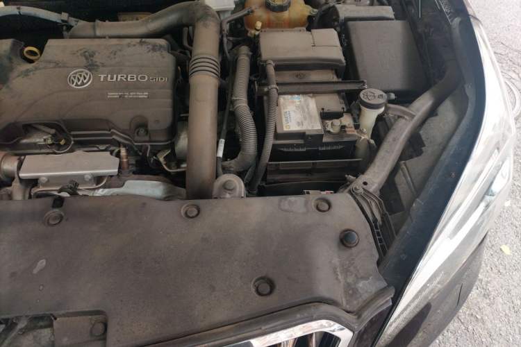 Used Buick Envision 2017 20T Two-Wheel Drive Luxury Model Engine Bay Left