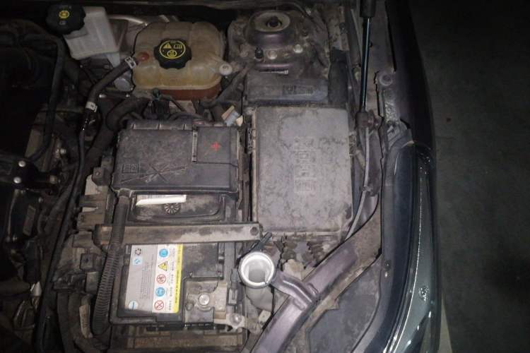 Used Buick Envision 2017 28T Four-Wheel Drive Elite Model Engine Bay Left