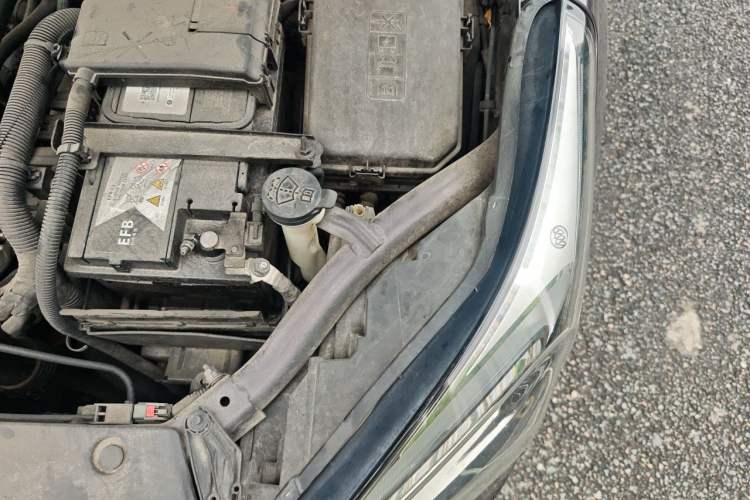Used Buick Envision 2017 20T Two-Wheel Drive Luxury Model Engine Bay Left