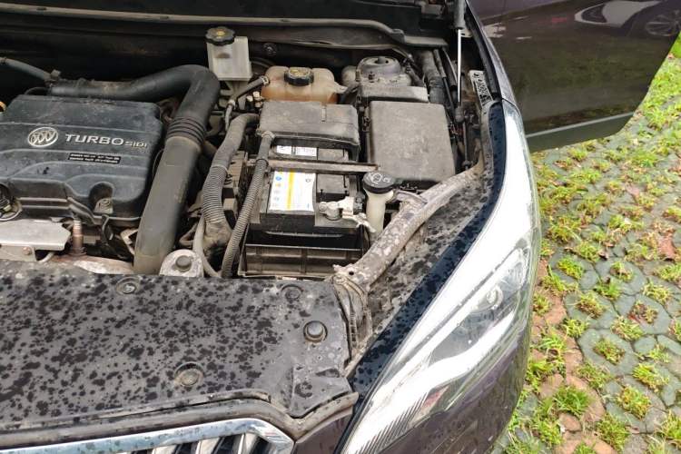 Used Buick Envision 2017 20T Two-Wheel Drive Luxury Model Engine Bay Left