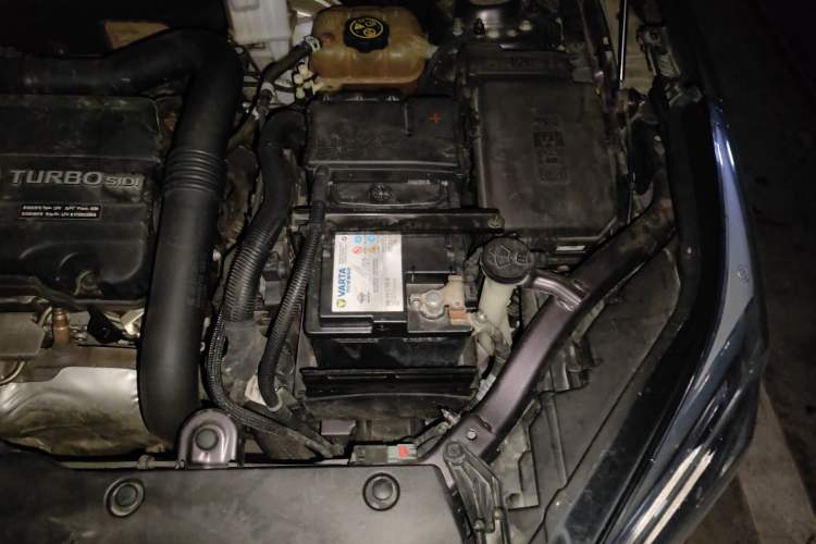 Used Buick Envision 2017 20T Two-Wheel Drive Elite Version Engine Bay Left