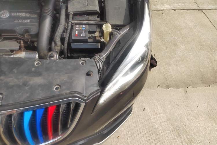 Used Buick Envision 2017 20T Two-Wheel Drive Luxury Model Engine Bay Left