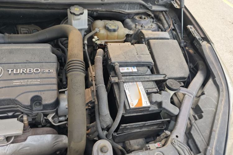 Used Buick Envision 2017 20T Two-Wheel Drive Elite Version Engine Bay Left