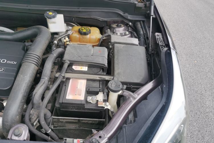 Used Buick Envision 2017 20T Two-Wheel Drive Elite Version Engine Bay Left