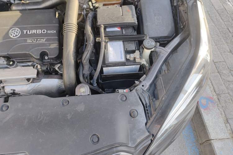 Used Buick Envision 2017 20T Two-Wheel Drive Luxury Model Engine Bay Left