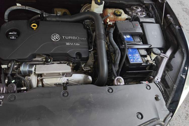 Used Buick Envision 2017 20T Two-Wheel Drive Elite Version Engine Bay Left