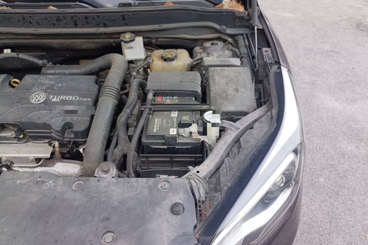 Used Buick Envision 2017 20T Two-Wheel Drive Elite Version Engine Bay Left