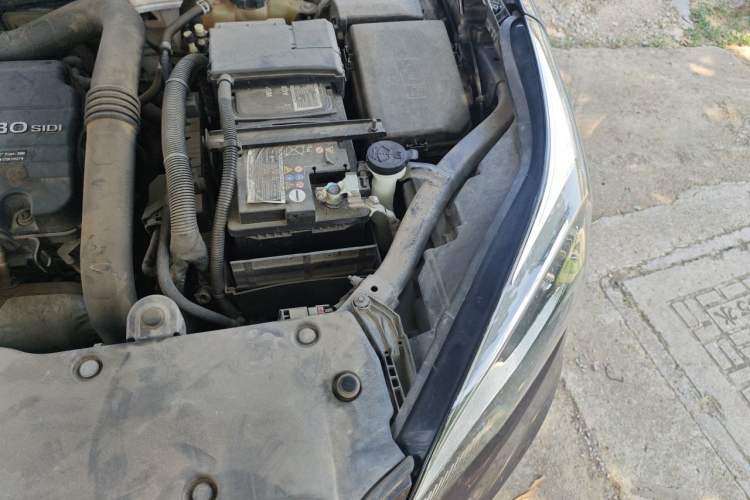 Used Buick Envision 2017 20T Two-Wheel Drive Leading Version Engine Bay Left