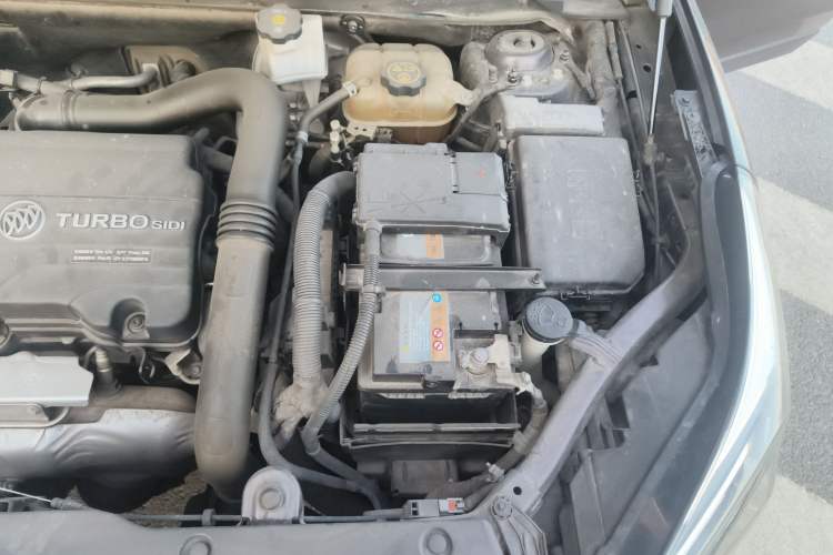 Used Buick Envision 2017 20T Two-Wheel Drive Elite Version Engine Bay Left