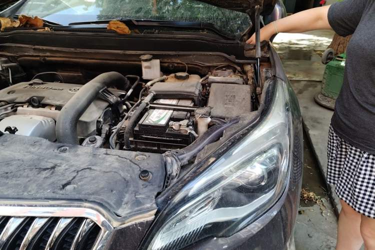 Used Buick Envision 2017 28T Four-Wheel Drive Elite Model Engine Bay Left