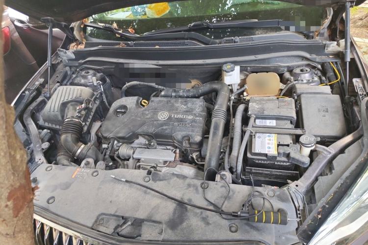 Used Buick Envision 2017 20T Two-Wheel Drive Elite Version Engine Bay