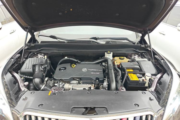 Used Buick Envision 2017 20T Two-Wheel Drive Elite Version Engine Bay