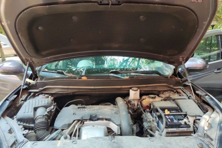 Used Buick Envision 2017 28T Four-Wheel Drive Luxury Model Engine Bay