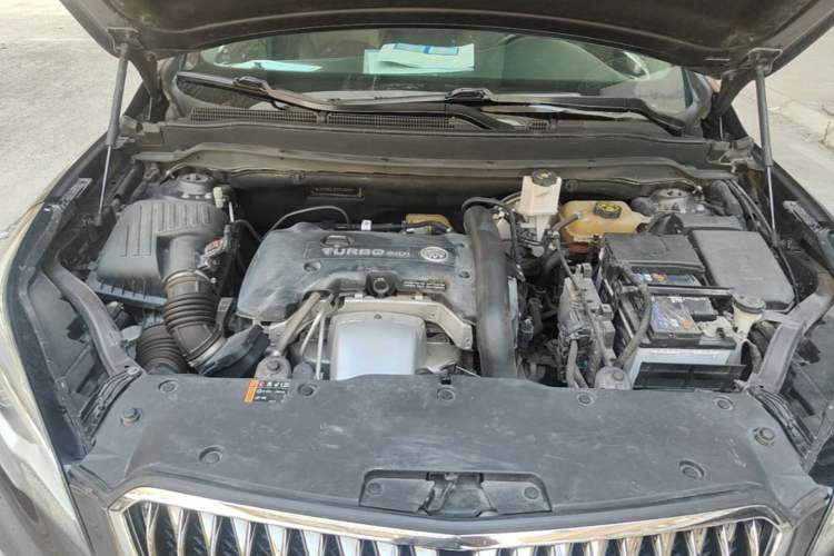 Used Buick Envision 2017 28T Four-Wheel Drive Elite Model Engine Bay