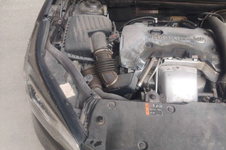 Used Buick Envision 2017 28T Four-Wheel Drive Luxury Model Engine Bay Right