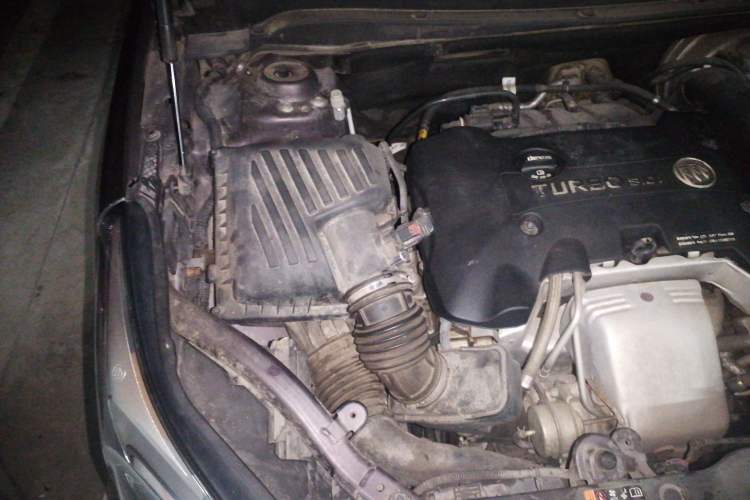 Used Buick Envision 2017 28T Four-Wheel Drive Elite Model Engine Bay Right