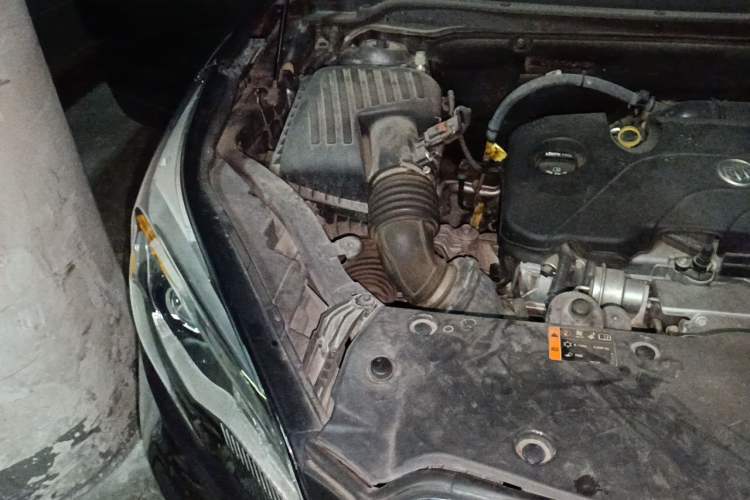 Used Buick Envision 2017 20T Two-Wheel Drive Elite Version Engine Bay Right