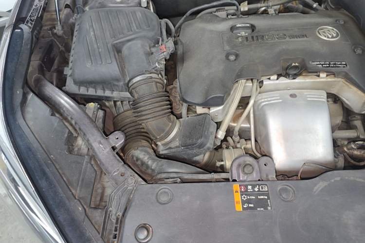 Used Buick Envision 2017 28T Four-Wheel Drive Elite Model Engine Bay Right