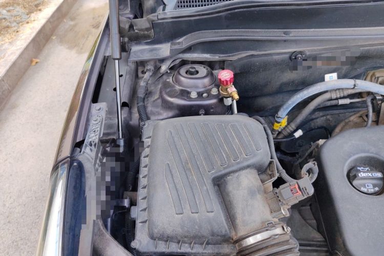 Used Buick Envision 2017 20T Two-Wheel Drive Elite Version Engine Bay Right