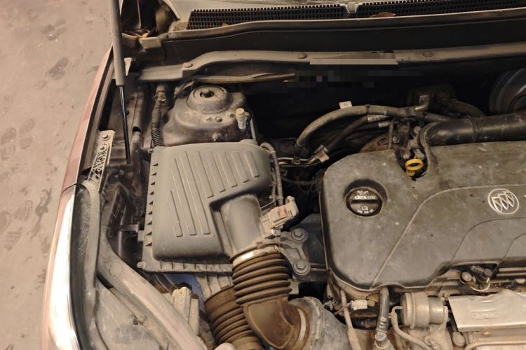Used Buick Envision 2017 20T Two-Wheel Drive Elite Version Engine Bay Right