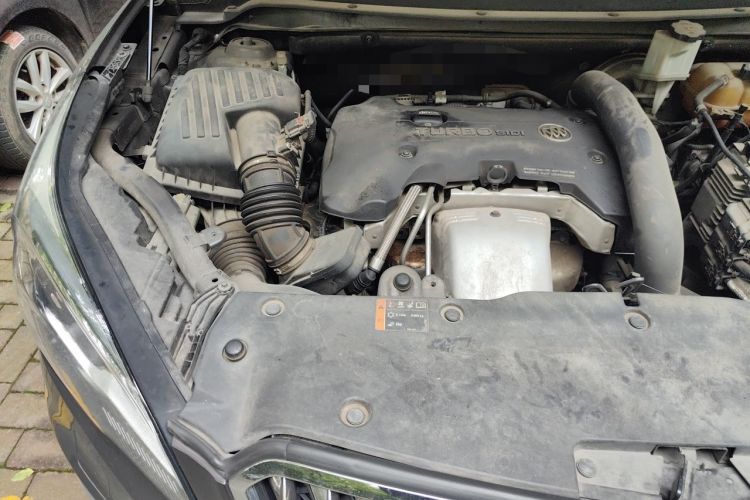 Used Buick Envision 2017 28T Four-Wheel Drive Elite Model Engine Bay Right