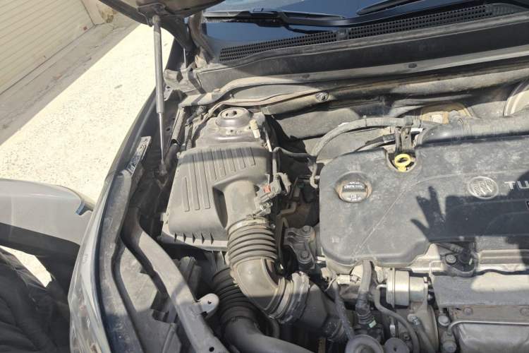 Used Buick Envision 2017 20T Two-Wheel Drive Leading Version Engine Bay Right
