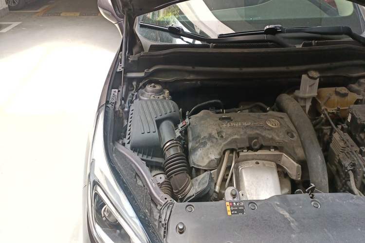 Used Buick Envision 2017 28T Four-Wheel Drive Elite Model Engine Bay Right