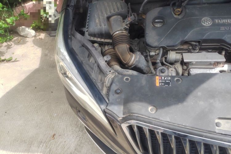 Used Buick Envision 2017 20T Two-Wheel Drive Luxury Model Engine Bay Right