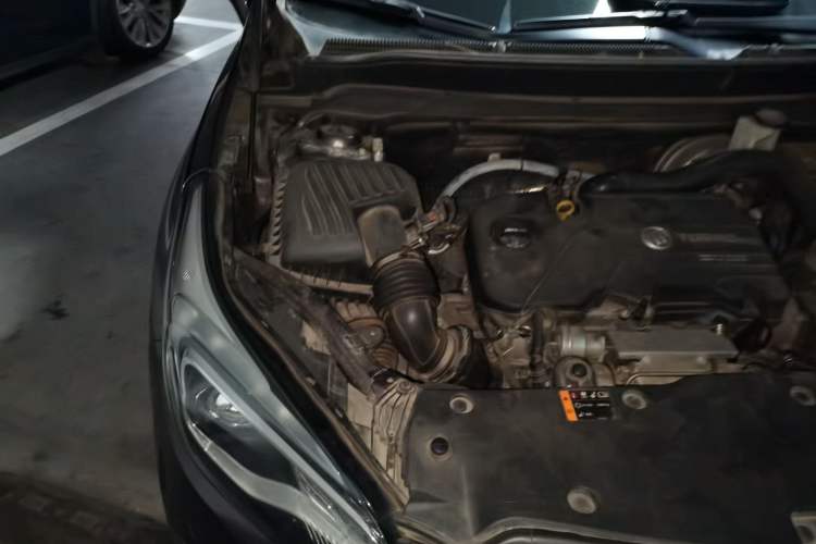 Used Buick Envision 2017 20T Two-Wheel Drive Leading Version Engine Bay Right