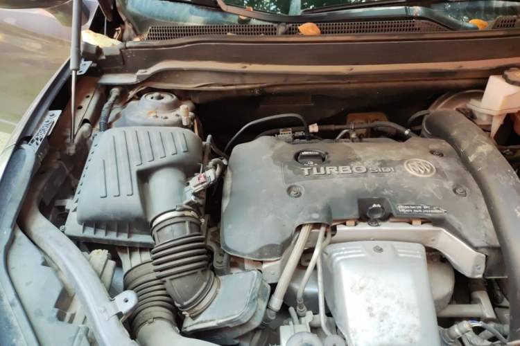 Used Buick Envision 2017 28T Four-Wheel Drive Luxury Model Engine Bay Right