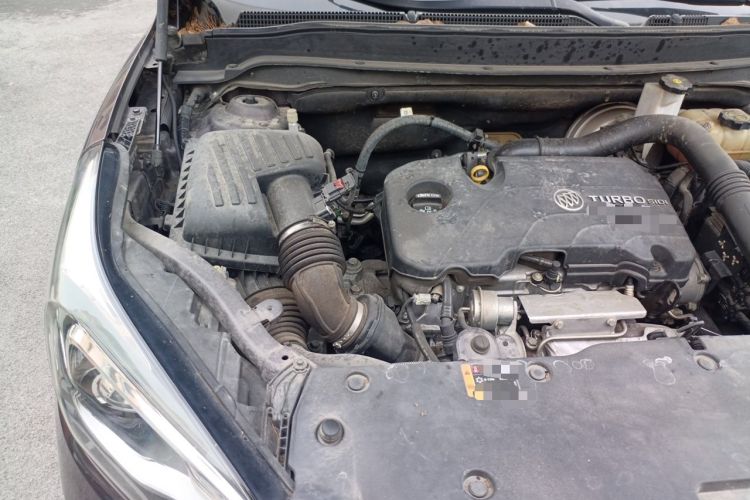 Used Buick Envision 2017 20T Two-Wheel Drive Elite Version Engine Bay Right