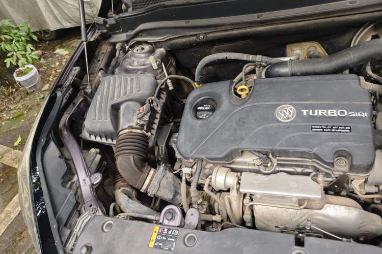 Used Buick Envision 2017 20T Two-Wheel Drive Leading Version Engine Bay Right