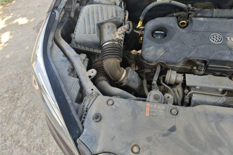 Used Buick Envision 2017 20T Two-Wheel Drive Leading Version Engine Bay Right