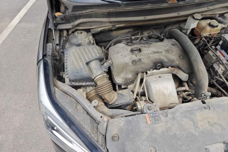 Used Buick Envision 2017 28T Four-Wheel Drive Elite Model Engine Bay Right
