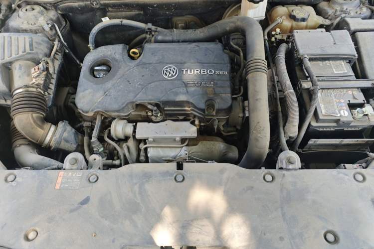 Used Buick Envision 2017 20T Two-Wheel Drive Leading Version Engine Bay