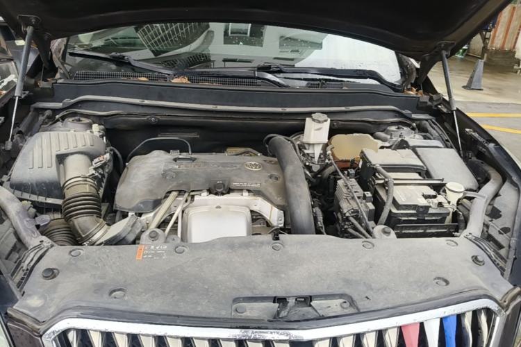 Used Buick Envision 2017 28T Four-Wheel Drive Luxury Model Engine Bay