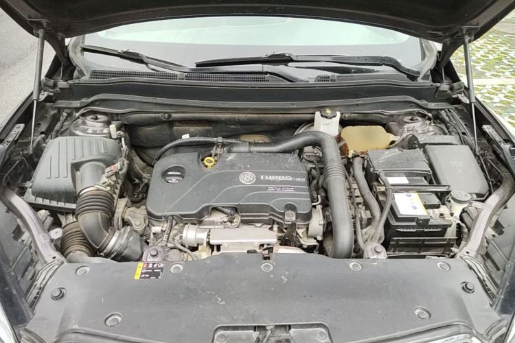 Used Buick Envision 2017 20T Two-Wheel Drive Elite Version Engine Bay