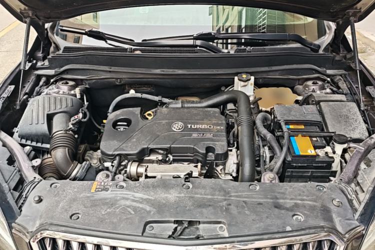 Used Buick Envision 2017 20T Two-Wheel Drive Elite Version Engine Bay