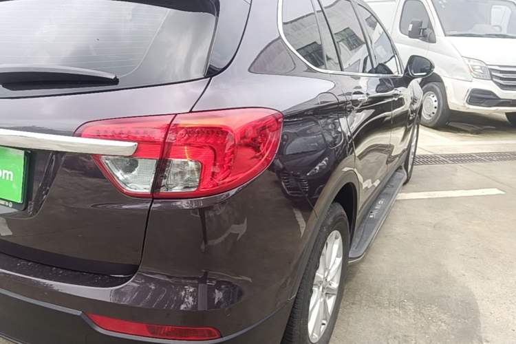 Used Buick Envision 2017 20T Two-Wheel Drive Luxury Model Exterior 3