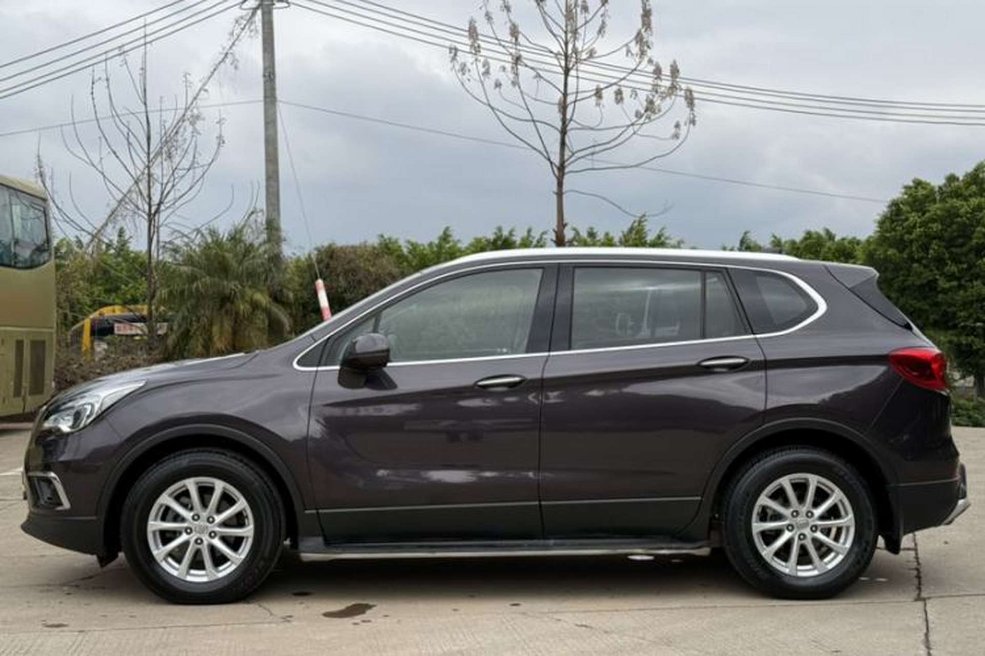 Used Buick Envision 2017 20T Two-Wheel Drive Luxury Model Exterior 6