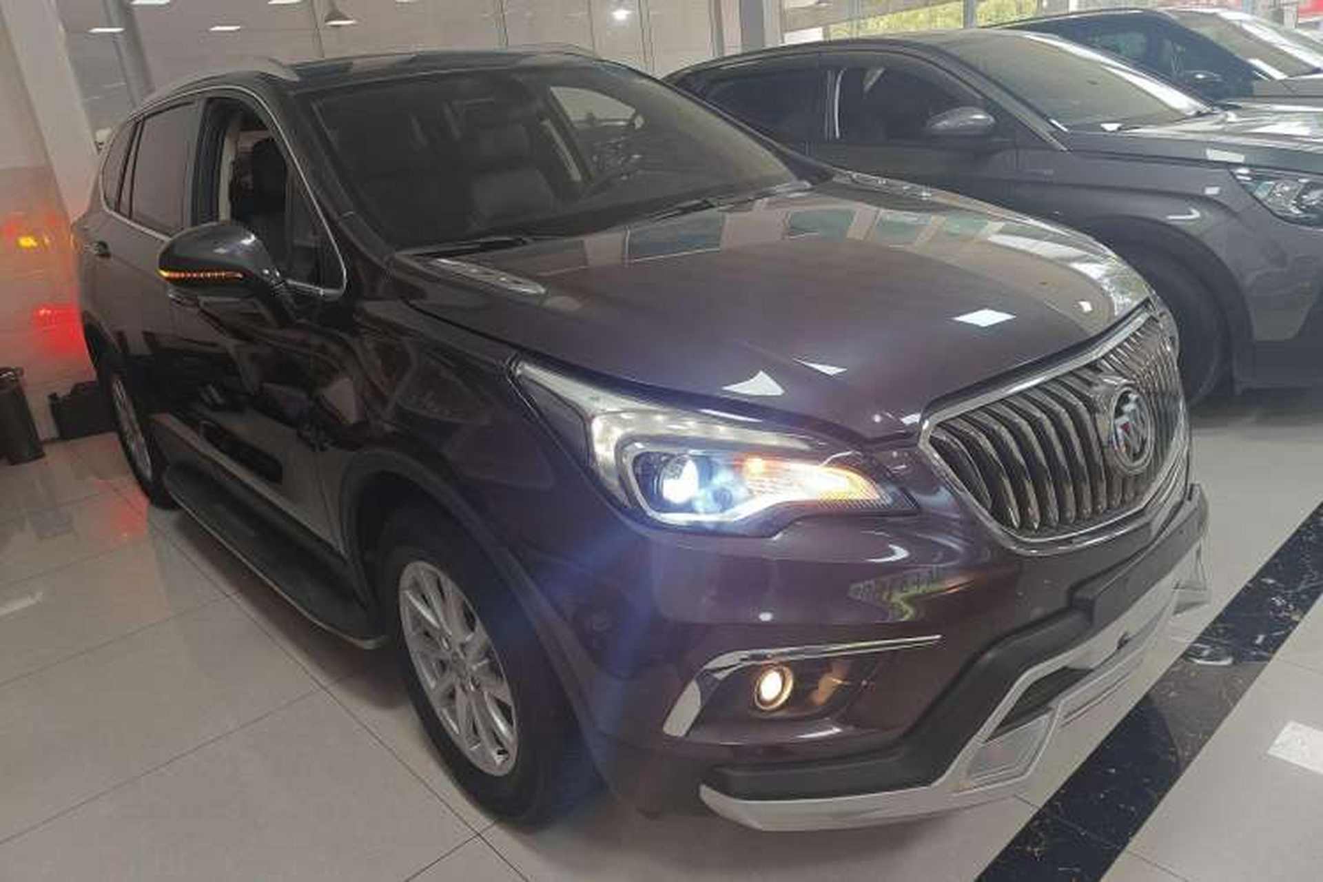 Used Buick Envision 2017 20T Two-Wheel Drive Leading Version Front Right 45 Deg