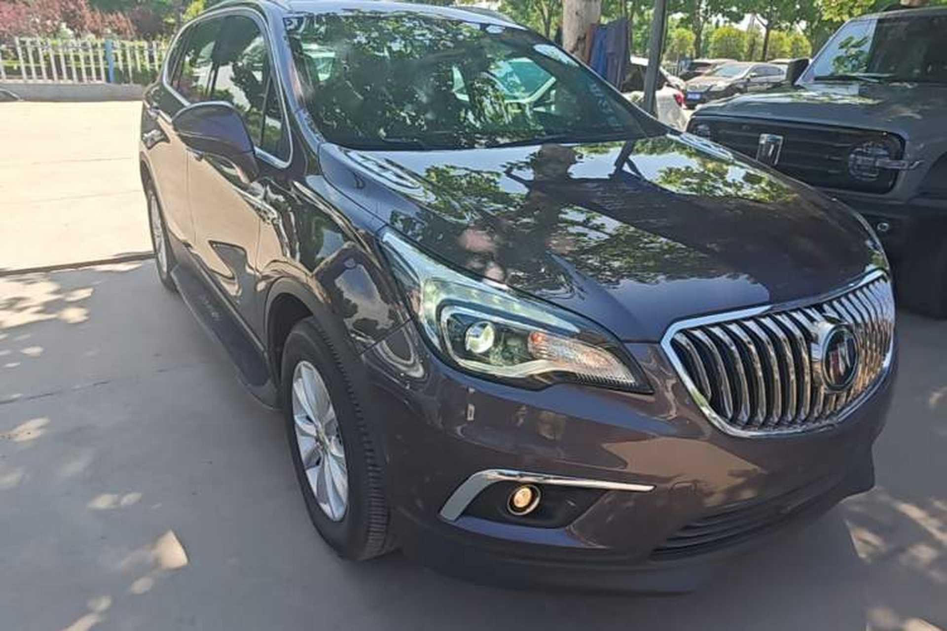 Used Buick Envision 2017 28T Four-Wheel Drive Luxury Model Front Right 45 Deg