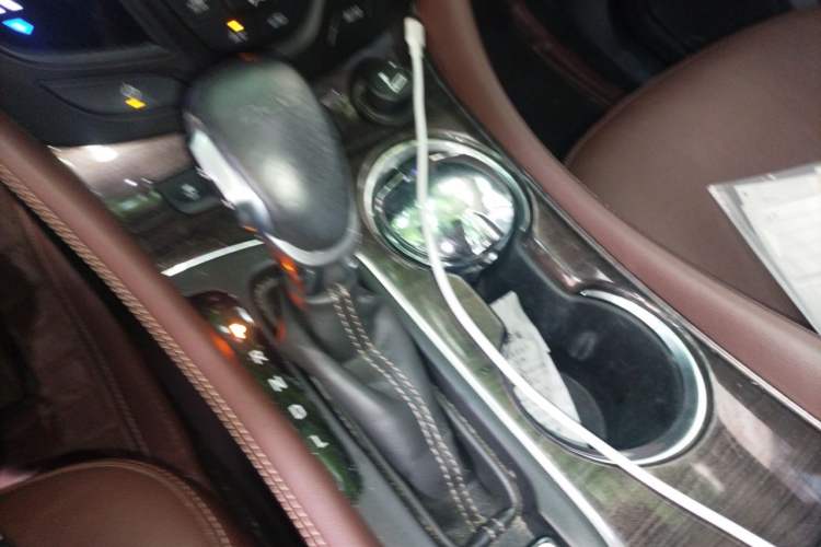 Used Buick Envision 2017 20T Two-Wheel Drive Luxury Model Gear Lever