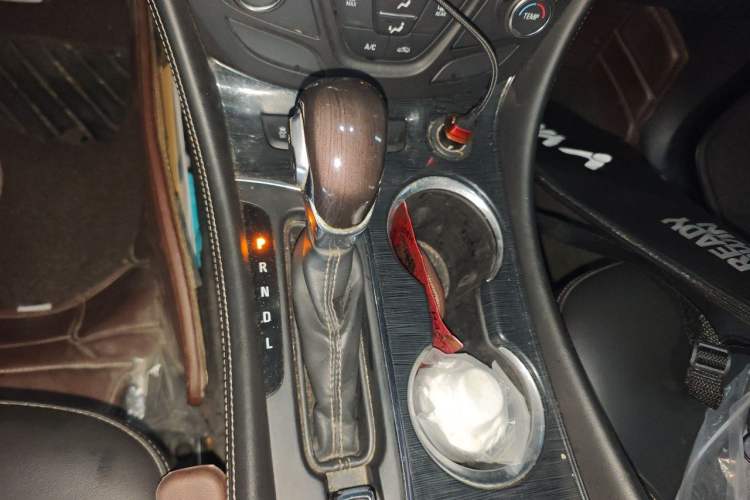 Used Buick Envision 2017 20T Two-Wheel-Drive Tech Edition Gear Lever