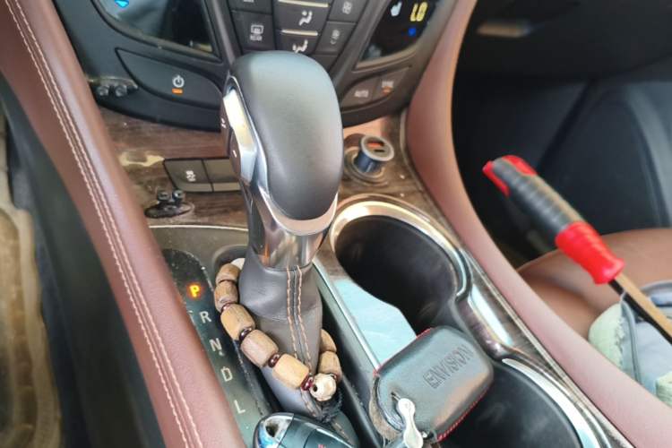 Used Buick Envision 2017 28T Four-Wheel Drive Elite Model Gear Lever