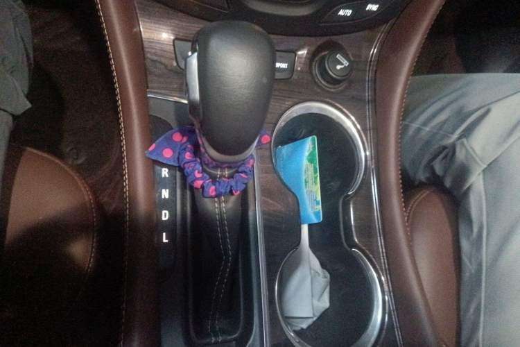 Used Buick Envision 2017 28T Four-Wheel Drive Elite Model Gear Lever