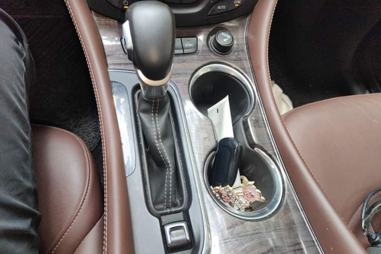Used Buick Envision 2017 28T Four-Wheel Drive Elite Model Gear Lever