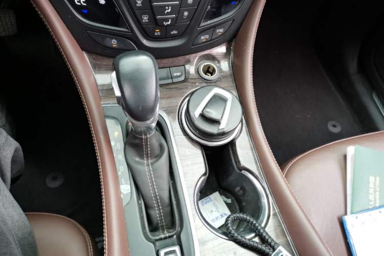 Used Buick Envision 2017 28T Four-Wheel Drive Elite Model Gear Lever